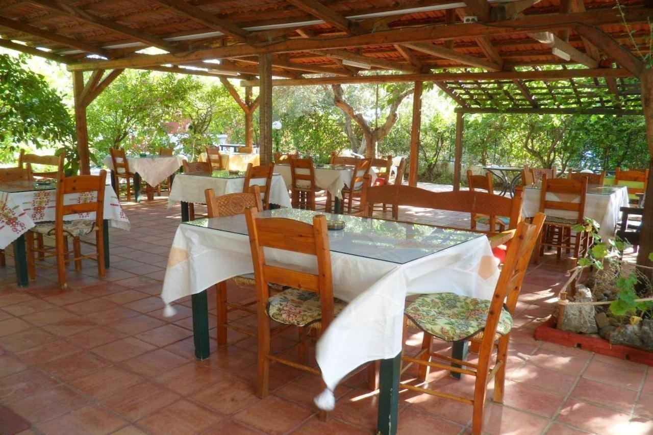 Sunningdale Hotel Agia Galini Buitenkant foto