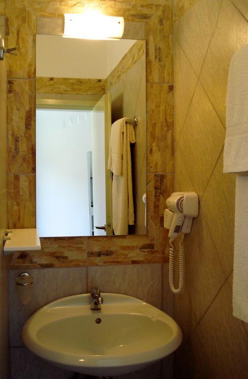 Sunningdale Hotel Agia Galini Buitenkant foto