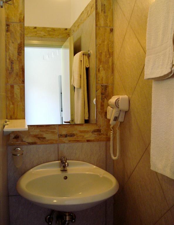 Sunningdale Hotel Agia Galini Buitenkant foto