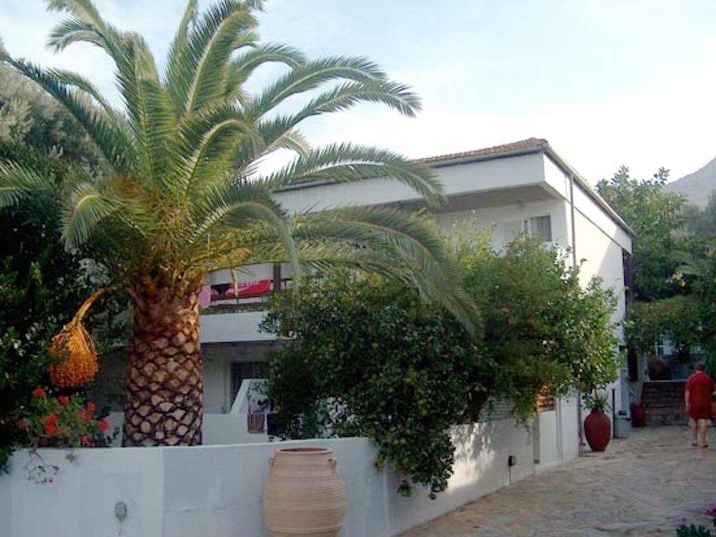 Sunningdale Hotel Agia Galini Buitenkant foto